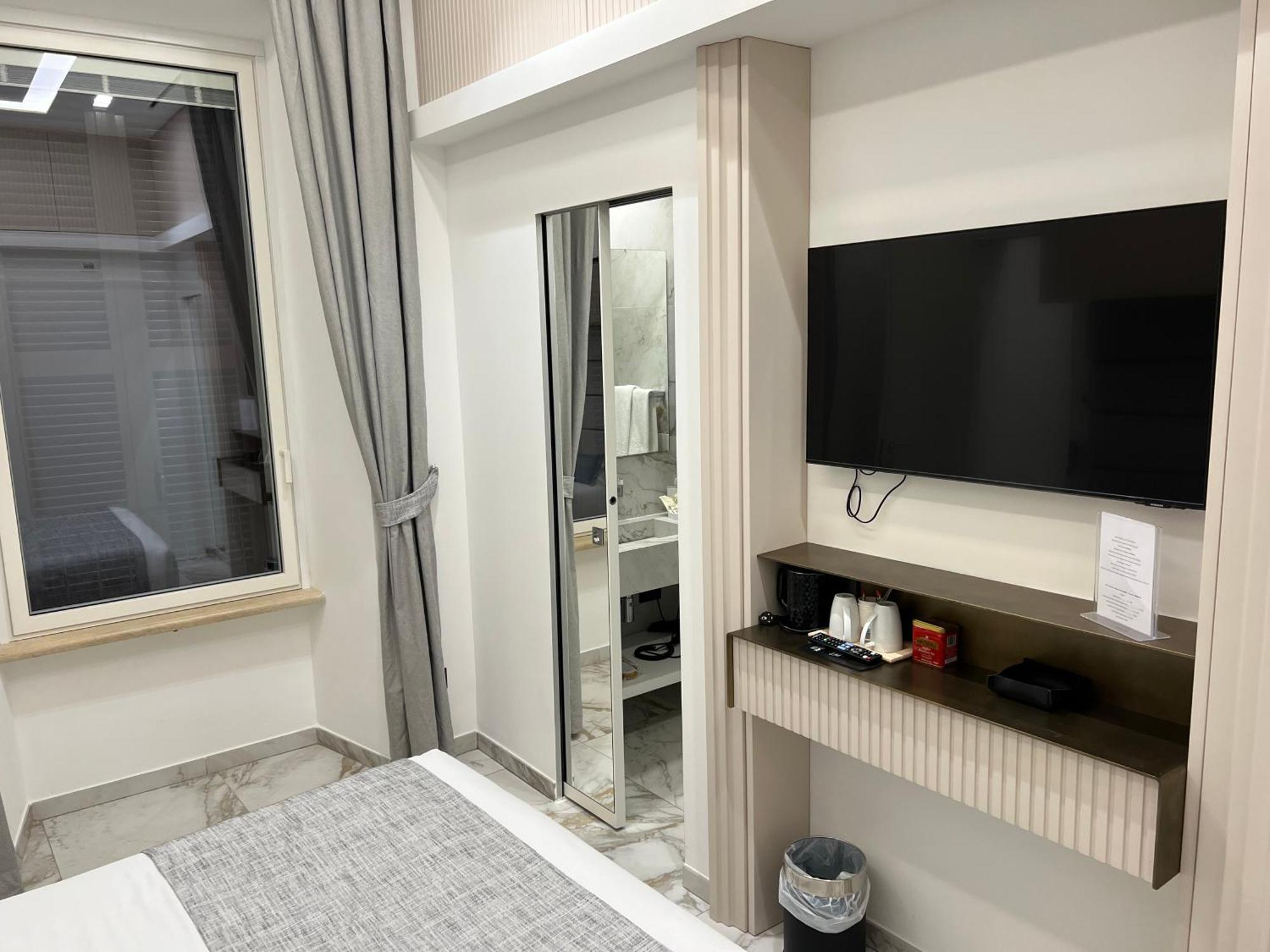 Maison Tritone Rom Exteriör bild