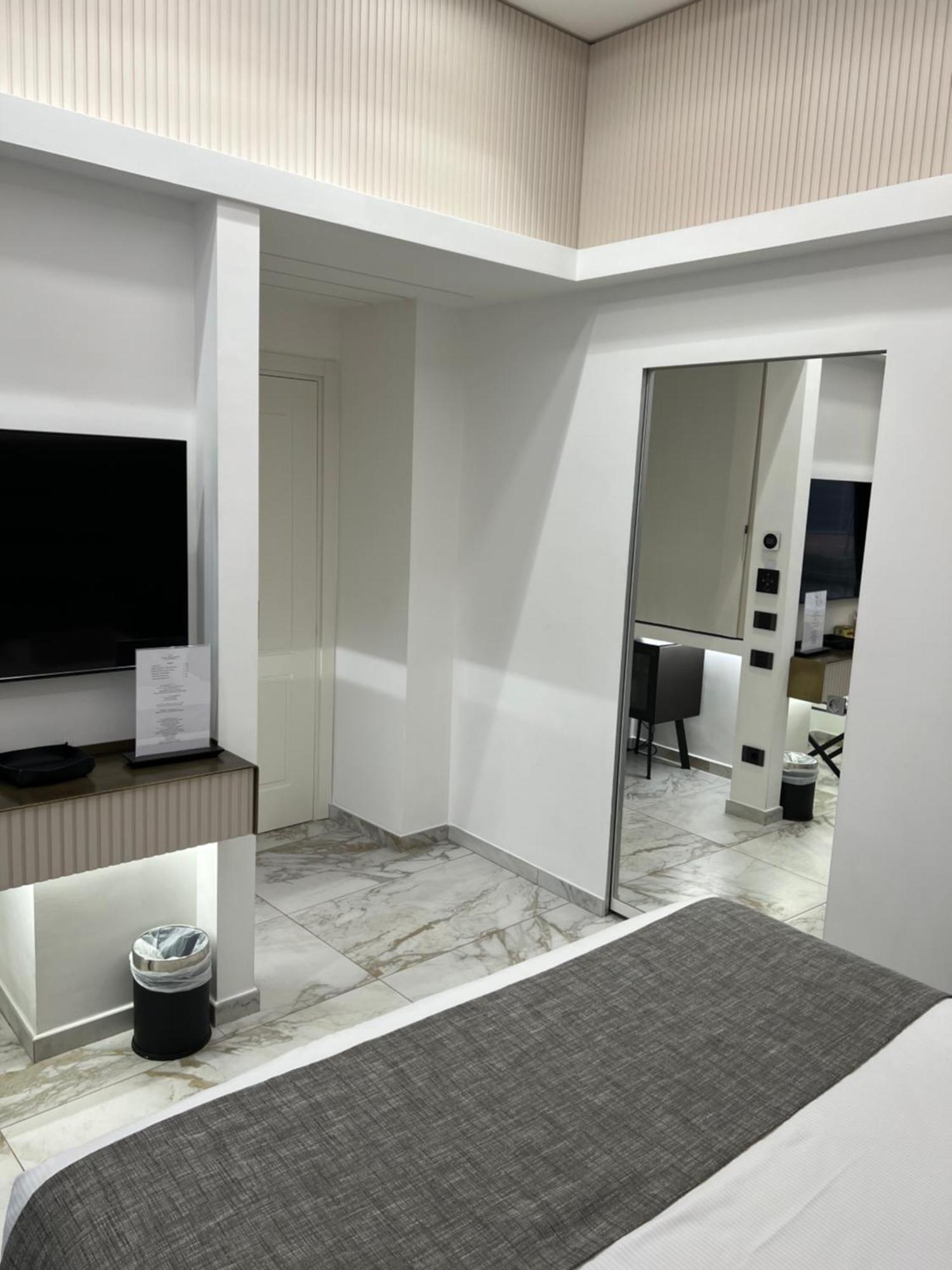 Maison Tritone Rom Exteriör bild