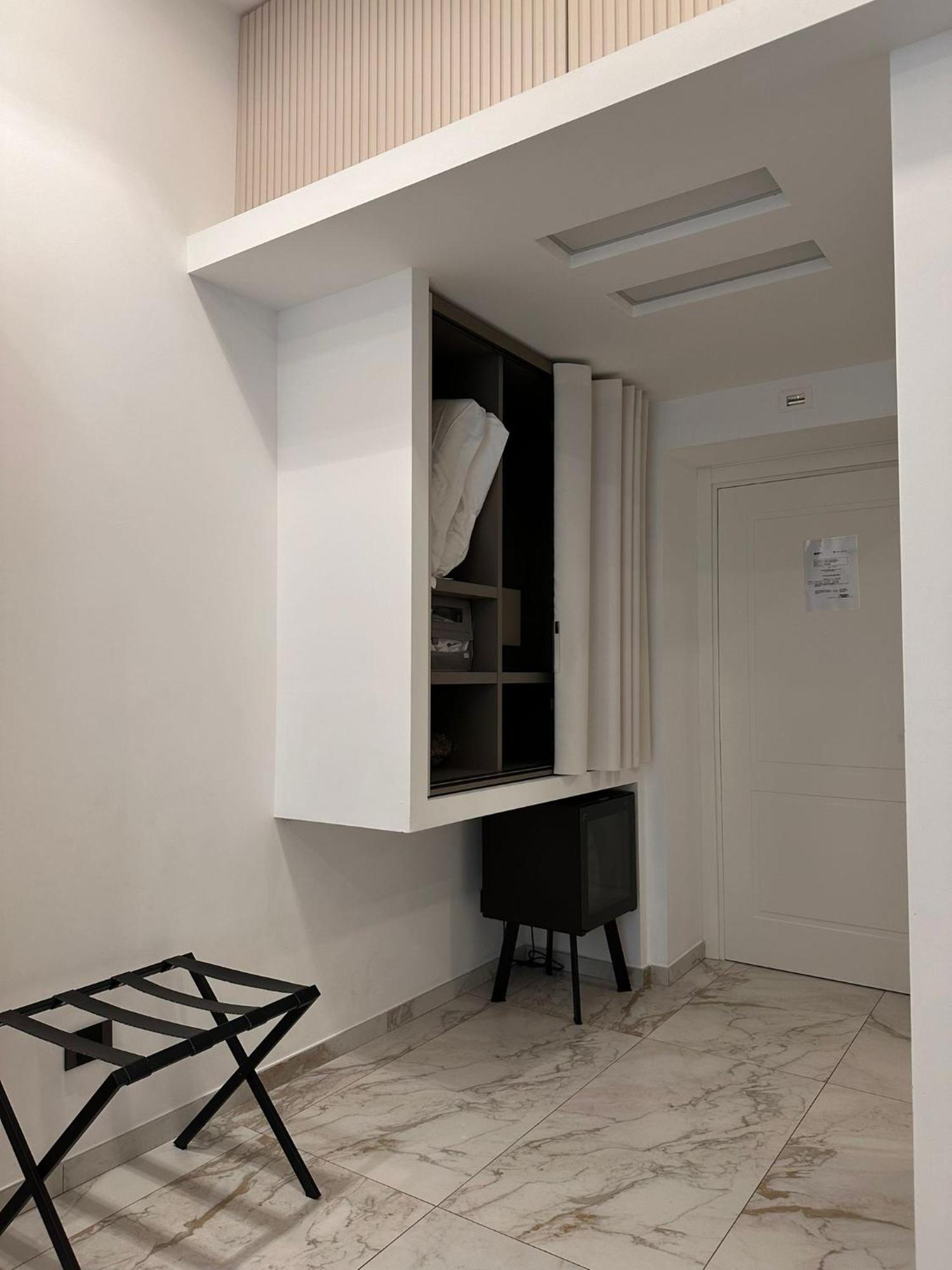 Maison Tritone Rom Exteriör bild